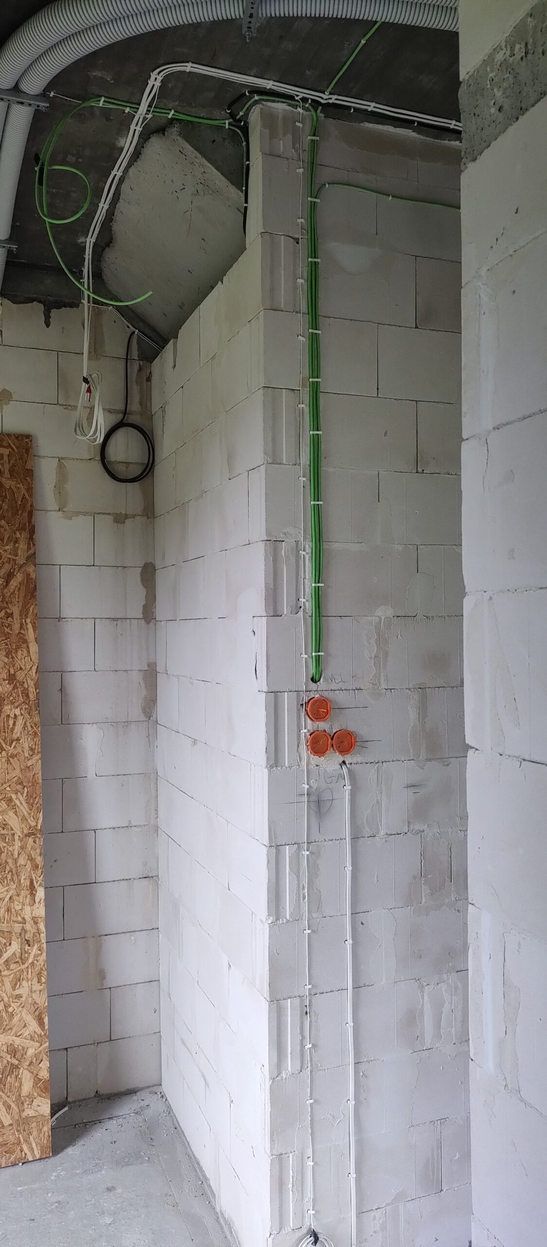 Zdjęcie instalacji w nowoczesnym domu w Strzelinku