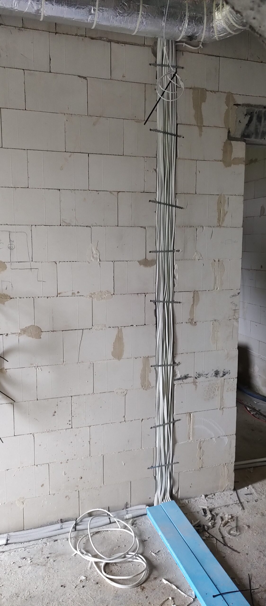 Zdjęcie instalacji w nowoczesnym domu w Strzelinku